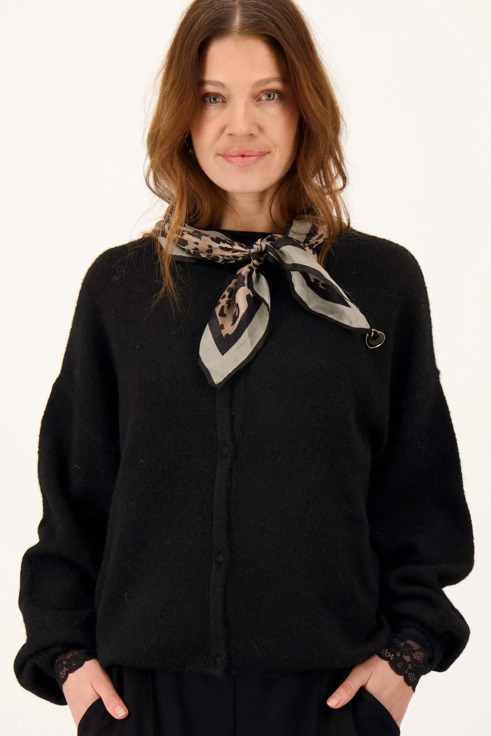 basic vestje met broche lange mouw