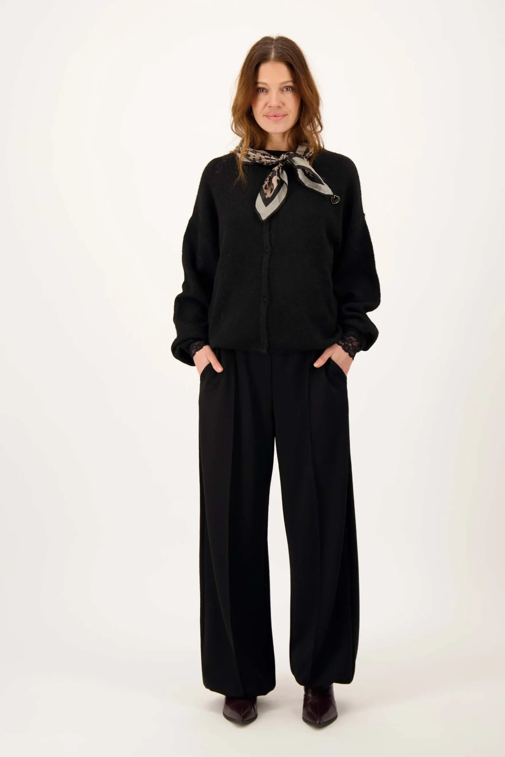basic vestje met broche lange mouw
