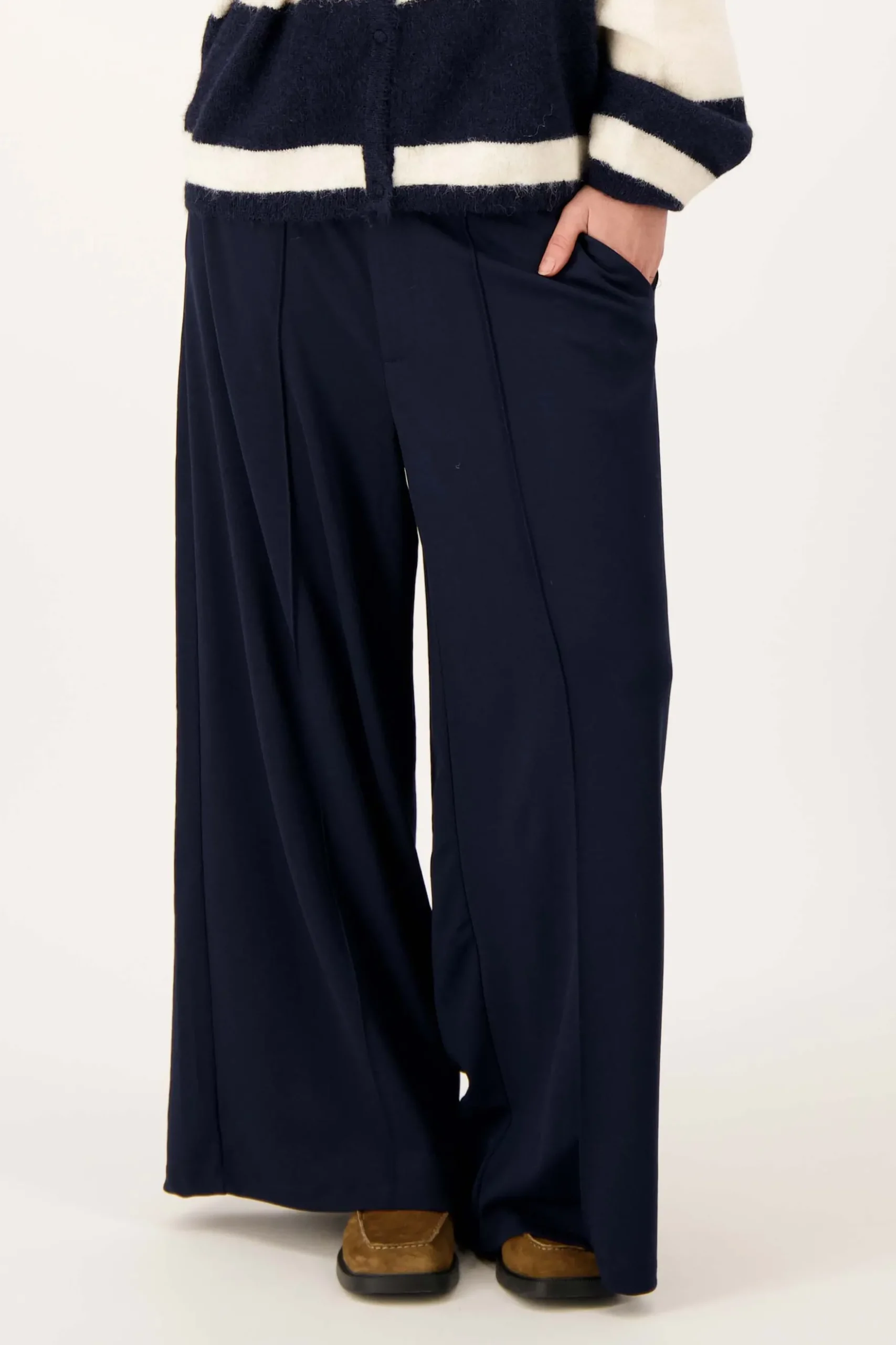 broek in superstretch met bandplooi