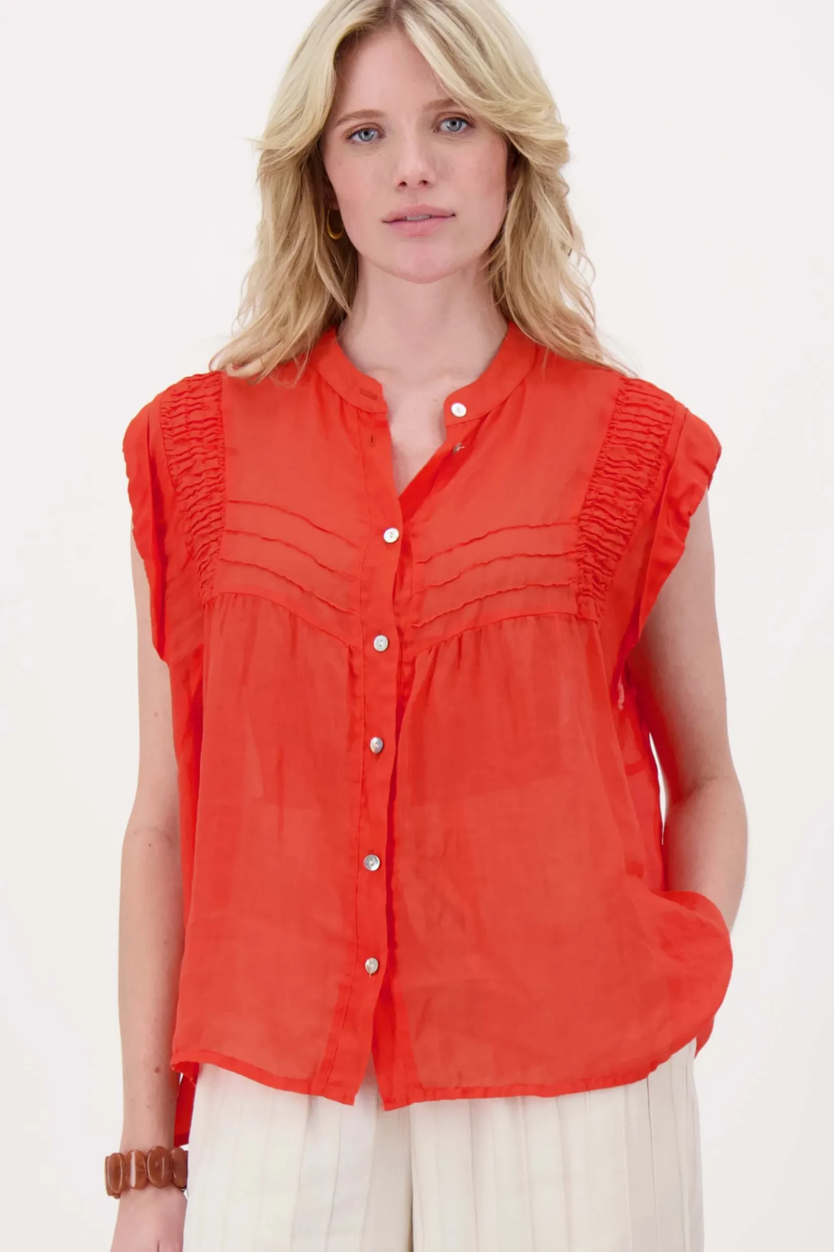 ramie blouse plooien