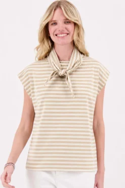Shirt met sjaaltje