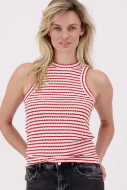 singlet met streep in structuur materiaal