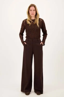 top van stretch kant met ruffle mouw
