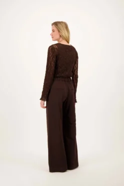 top van stretch kant met ruffle mouw