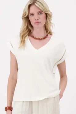 t-shirt met opengewerkte details