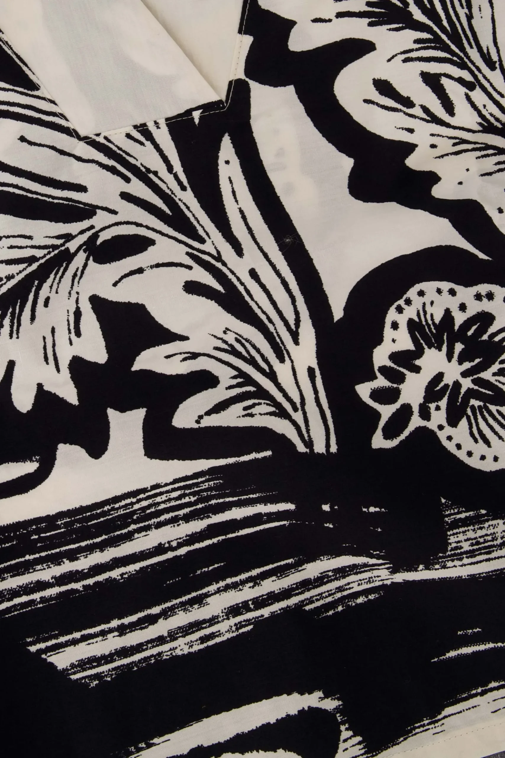 V hals woven top borderprint