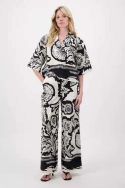V hals woven top borderprint