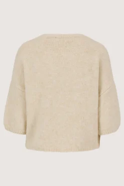 zacht basis vest met vleermuis mouwen en broche